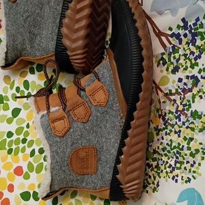 Sorel Out And About Boots in Gray and Brown Size 9.5 Women's